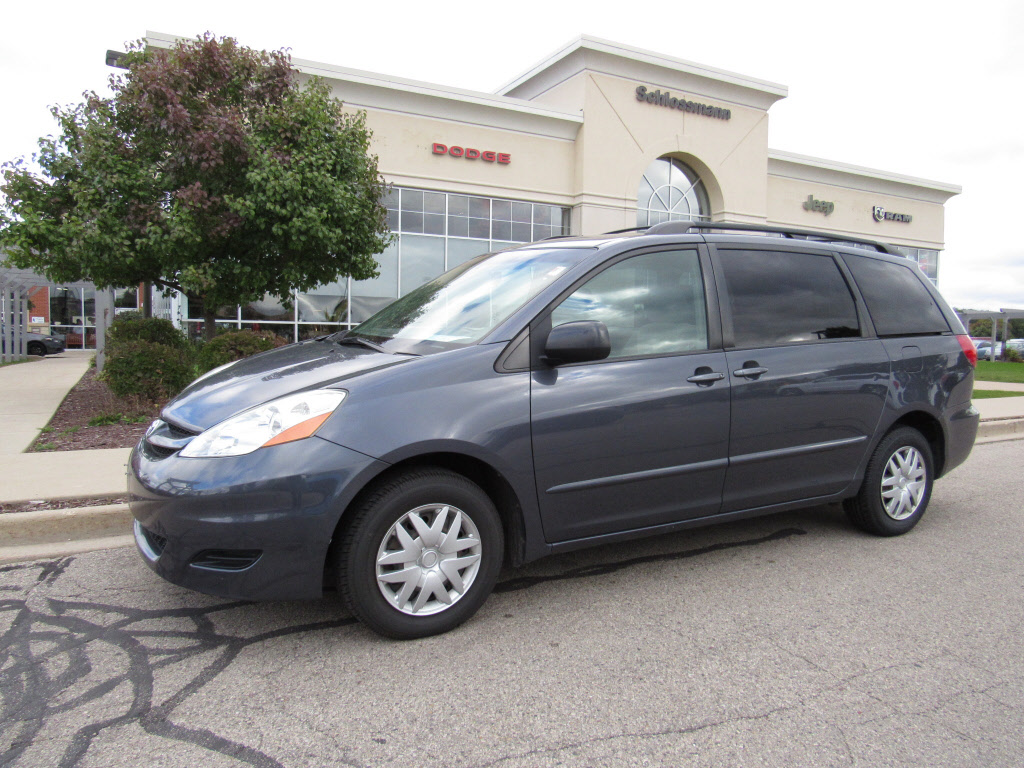 pre owned toyota sienna #4